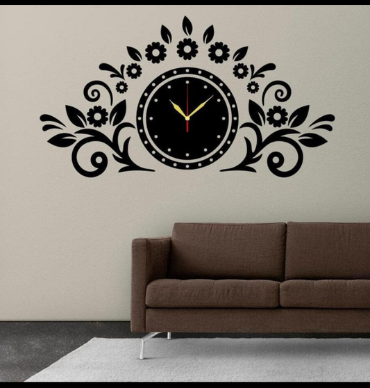 Beautiful wall clock in wooden material